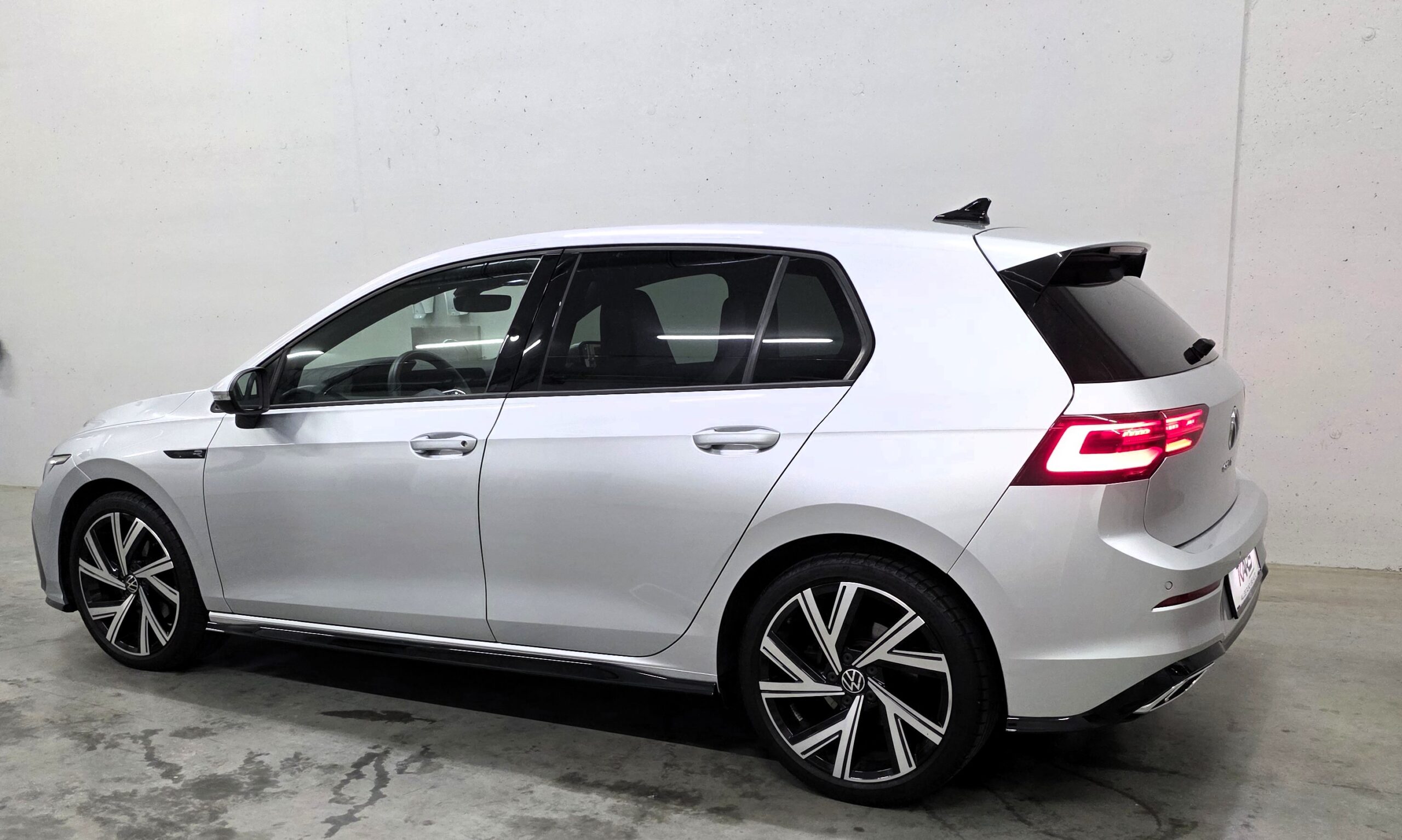 VW Golf 2,0 TDI*R-Line*DSG*Matrix LED*Harman/Kardon Limousine