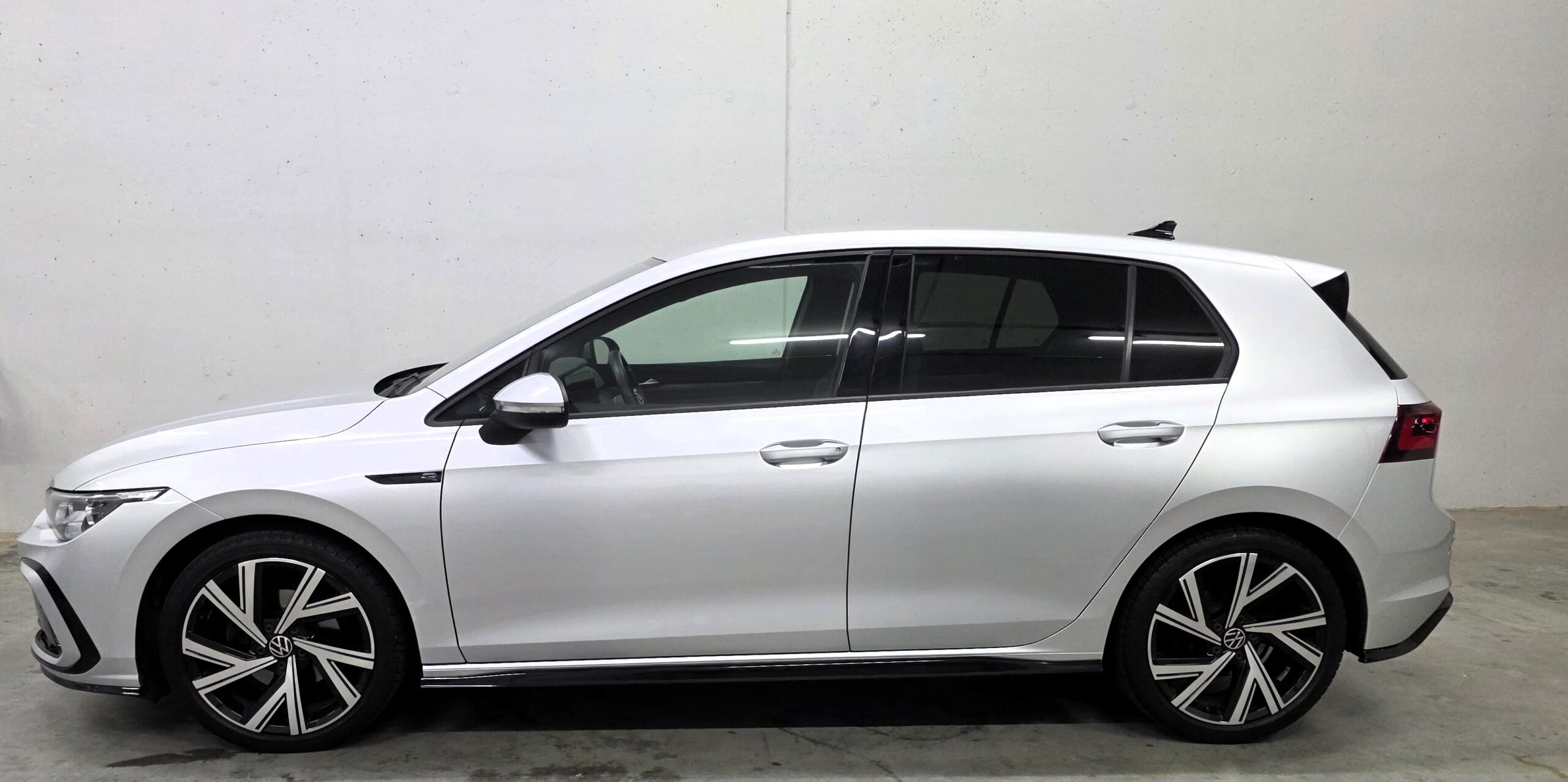 VW Golf 2,0 TDI*R-Line*DSG*Matrix LED*Harman/Kardon Limousine