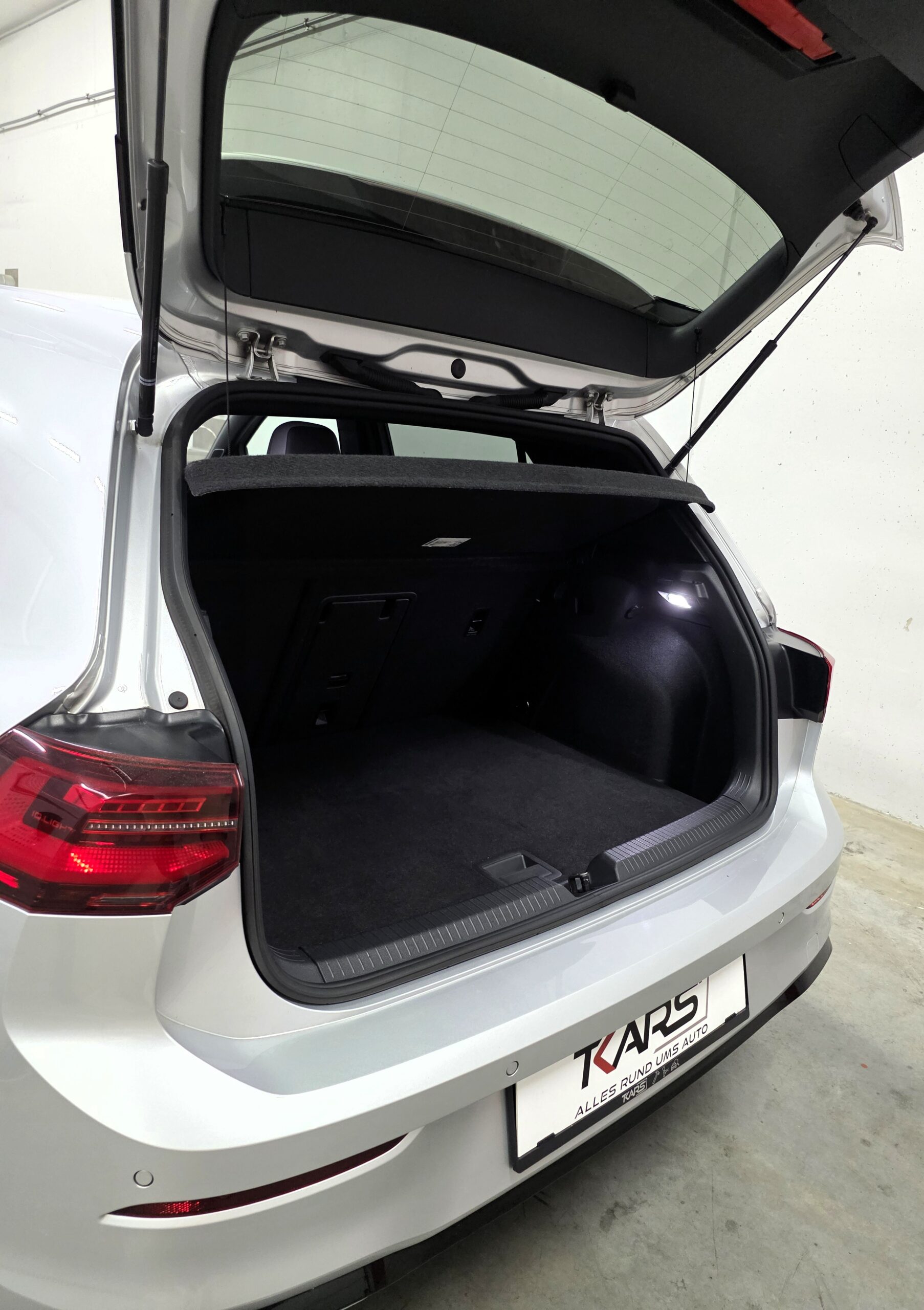 
								VW Golf 2,0 TDI*R-Line*DSG*Matrix LED*Harman/Kardon Limousine full									