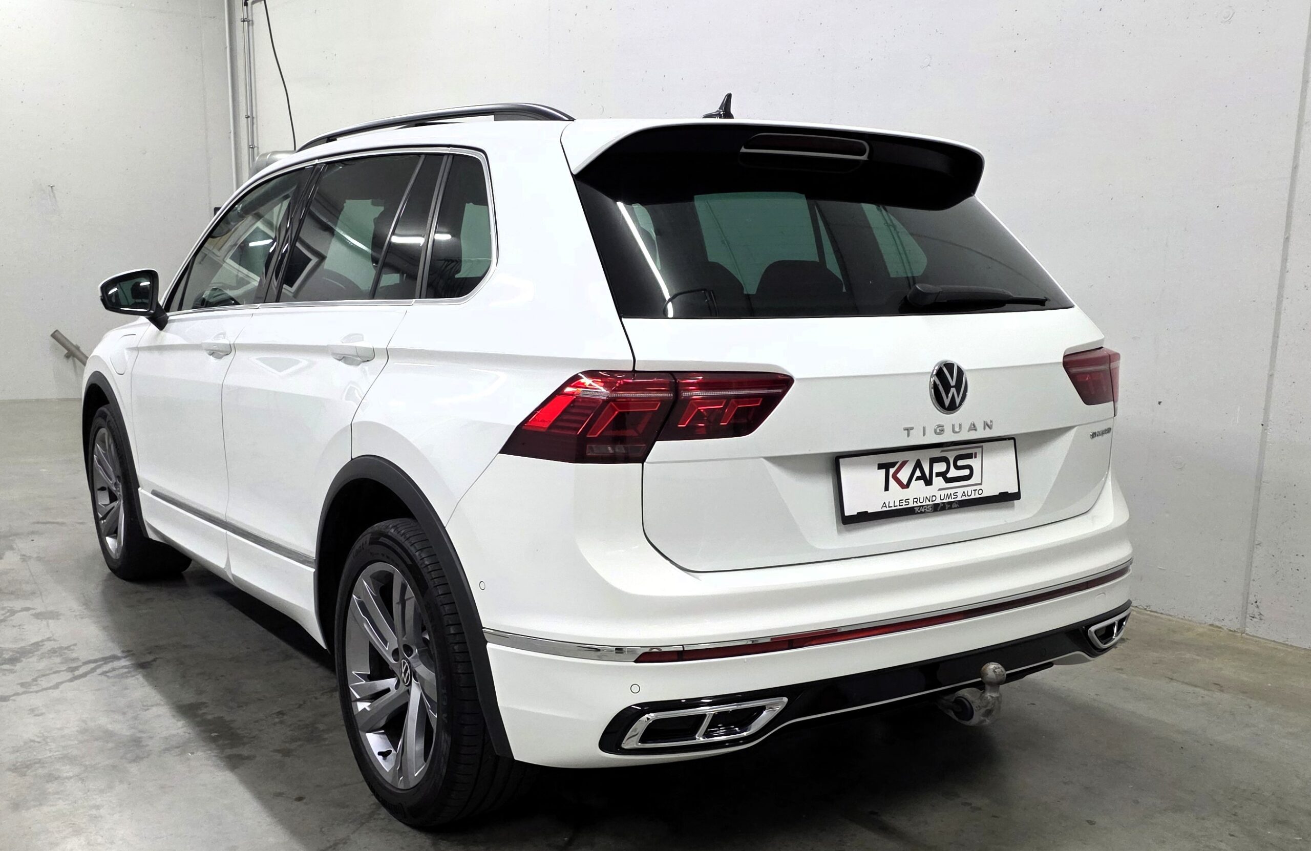 VW Tiguan 1,4 TSI eHybrid R-Line IQ.Light Matrix LED Panoramadach SUV / Geländewagen