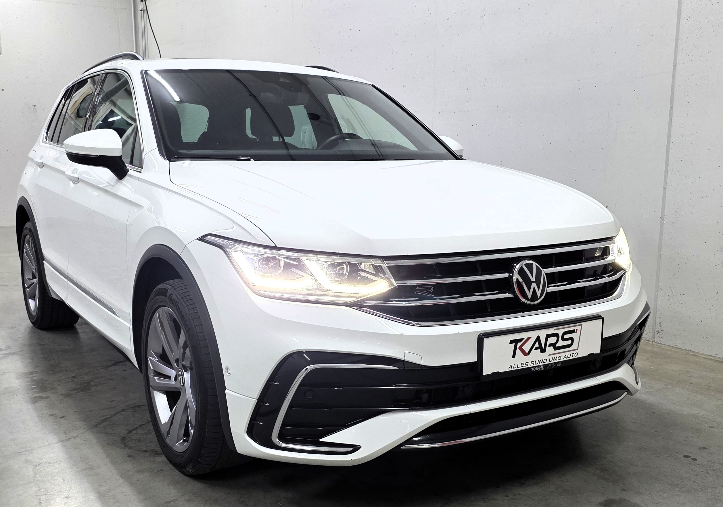 
								VW Tiguan 1,4 TSI eHybrid R-Line IQ.Light Matrix LED Panoramadach SUV / Geländewagen full									