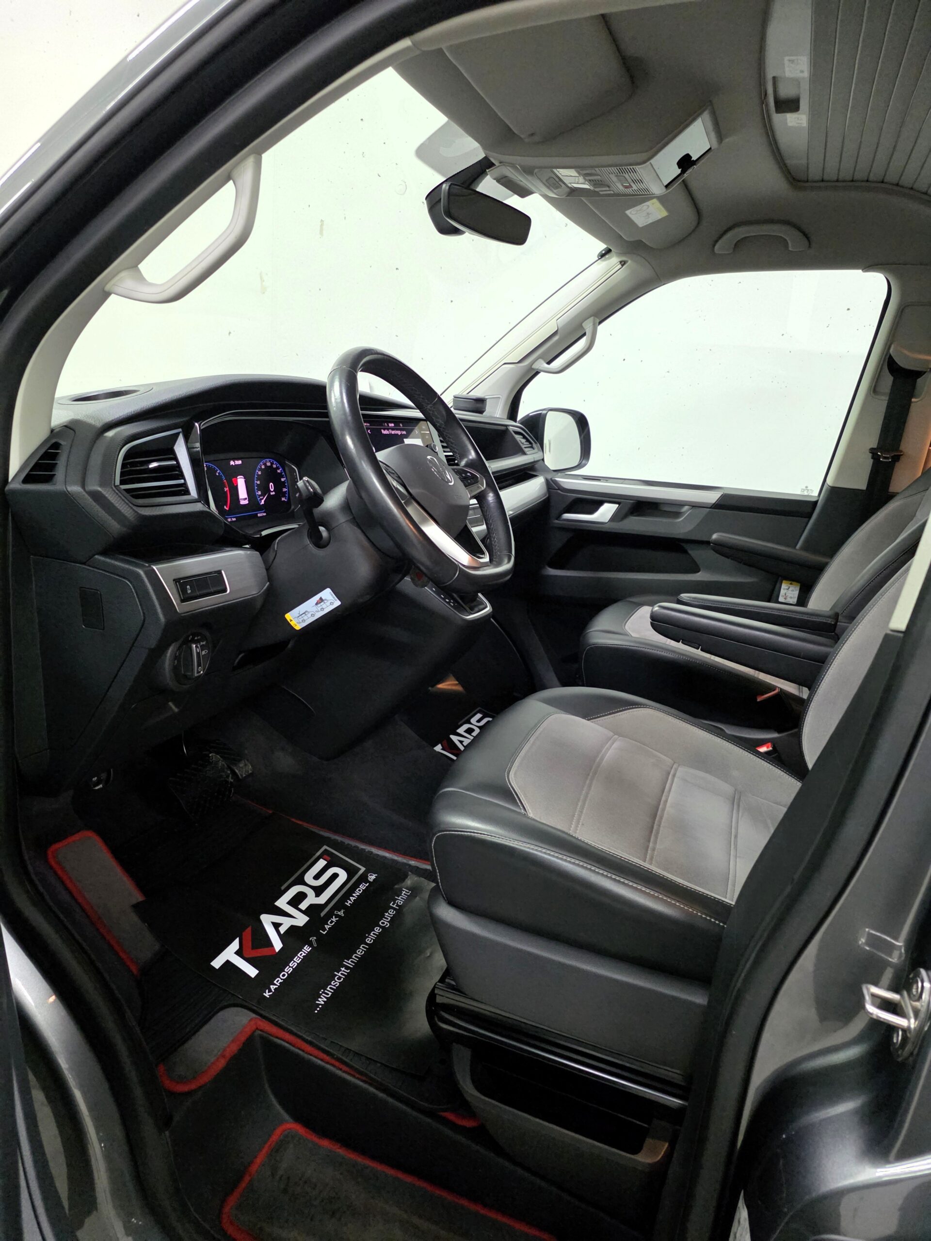 
								Volkswagen T6.1 California Beach Edition 4Motion 2,0 TDI full									