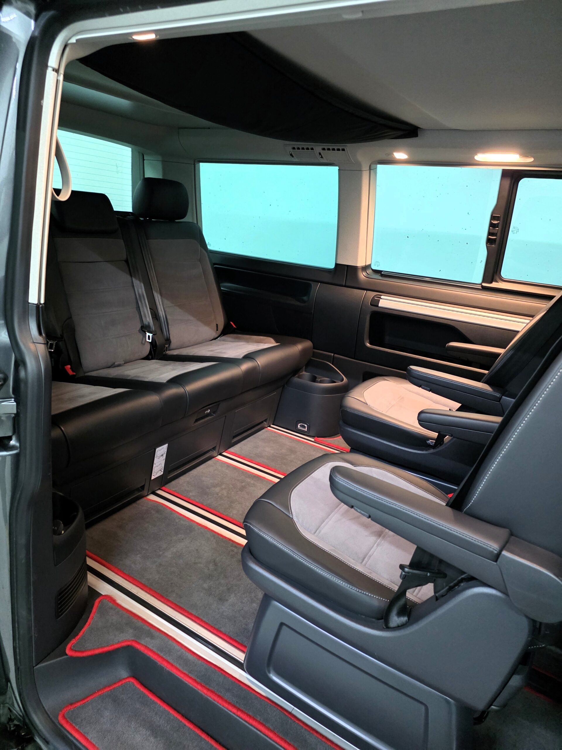 
								Volkswagen T6.1 California Beach Edition 4Motion 2,0 TDI full									