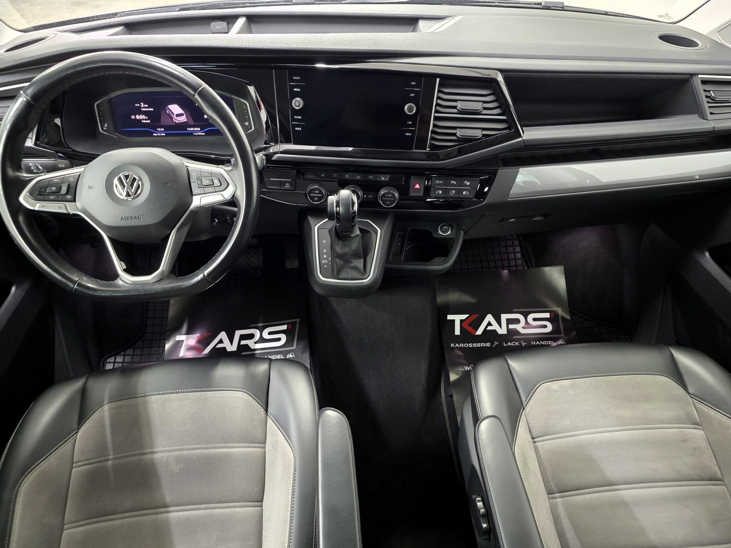 
								Volkswagen T6.1 Multivan Highline 2,0 TDI 4Motion DSG full									