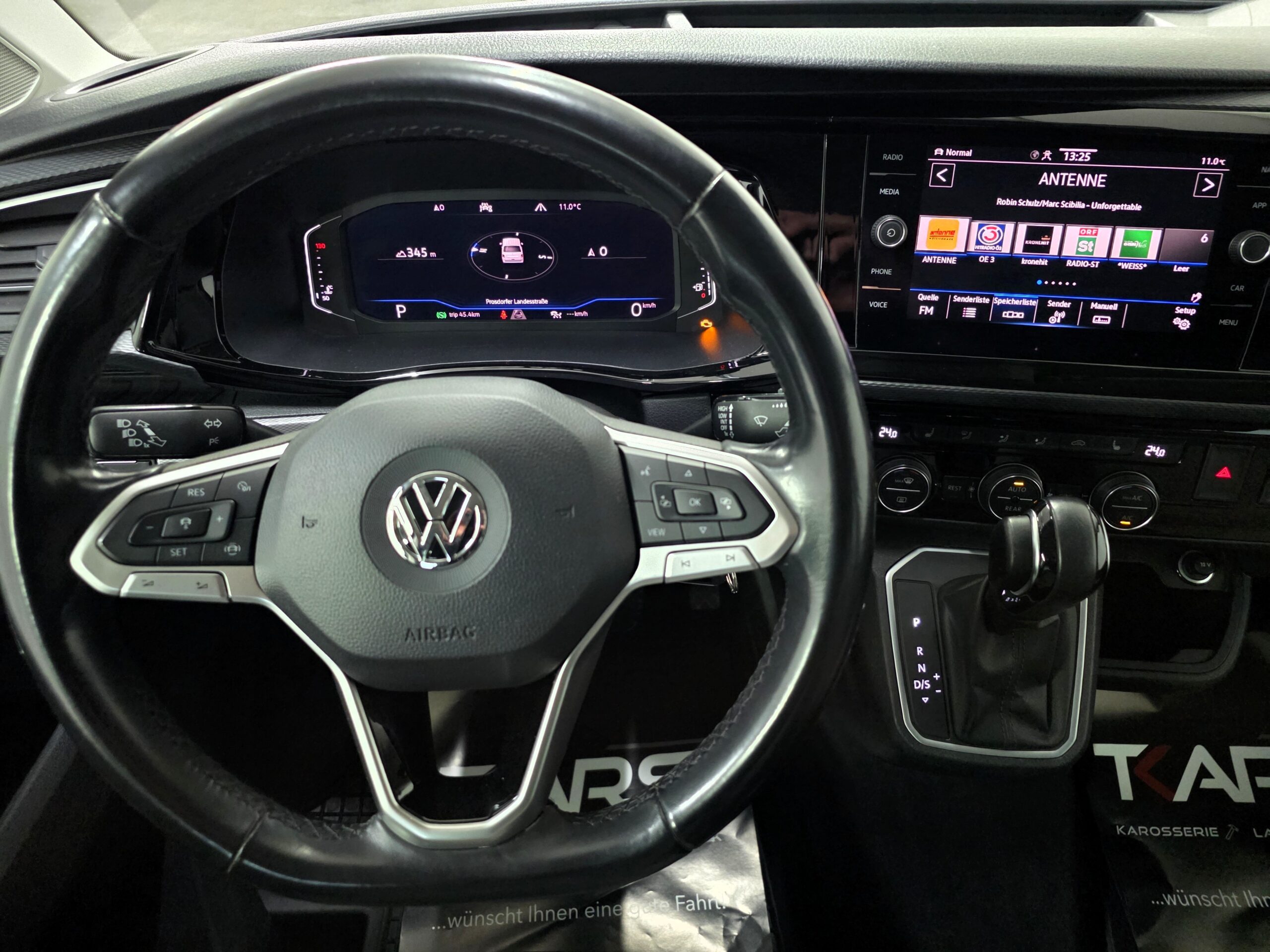 
								Volkswagen T6.1 Multivan Highline 2,0 TDI 4Motion DSG full									