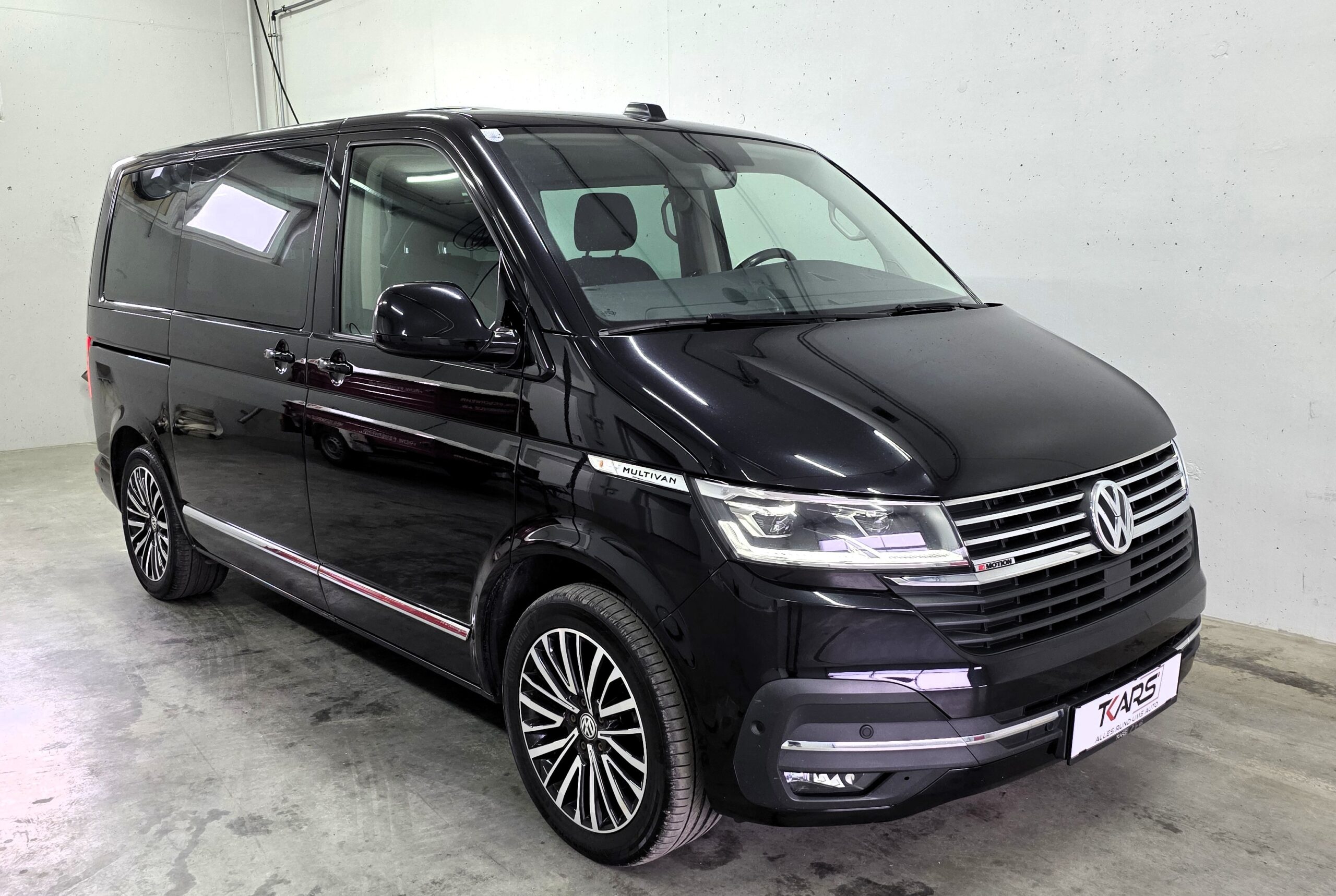 
								Volkswagen T6.1 Multivan Highline 2,0 TDI 4Motion DSG full									