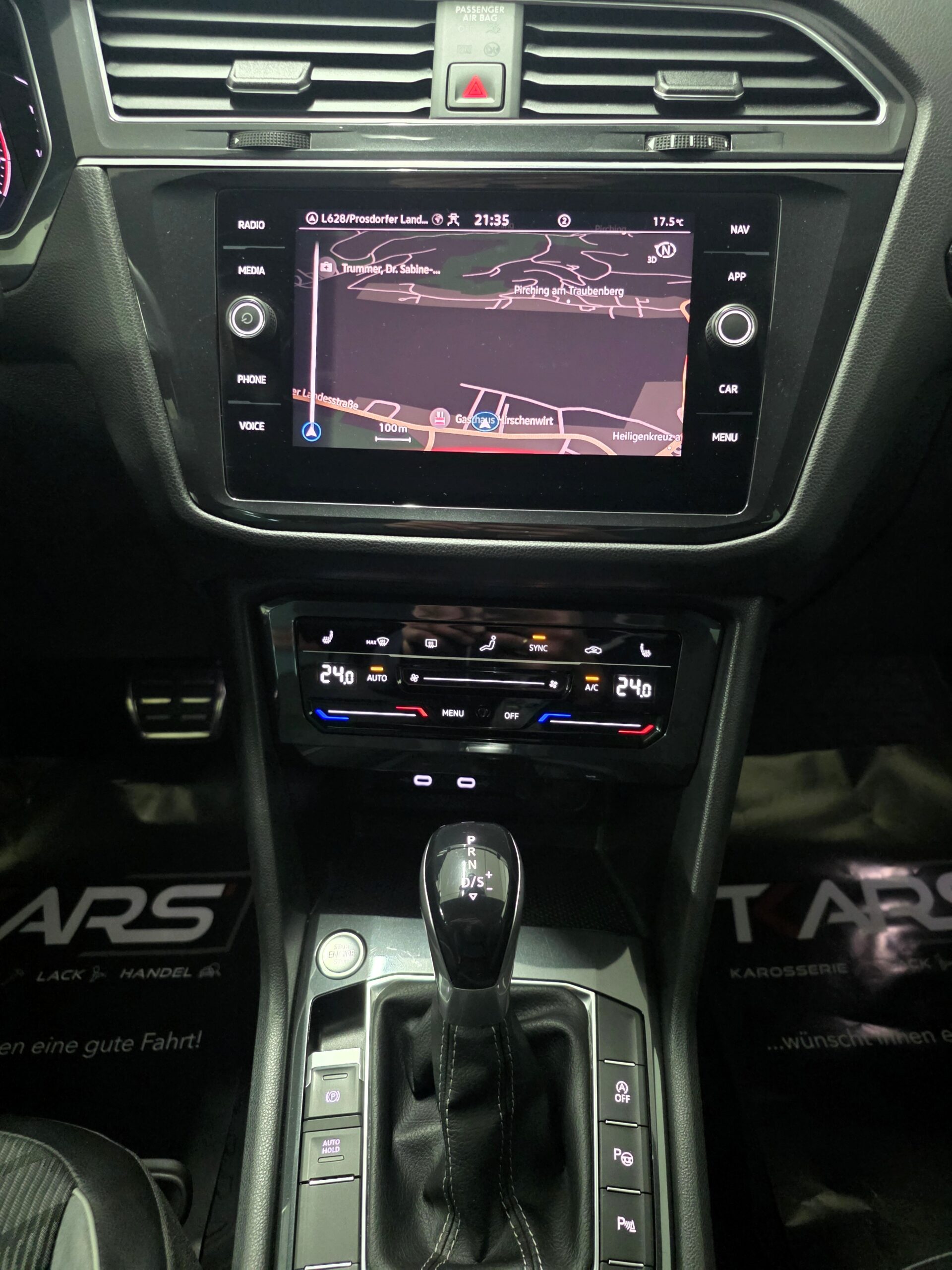 
								Volkswagen Tiguan R-line Delfingrau Metallic full									