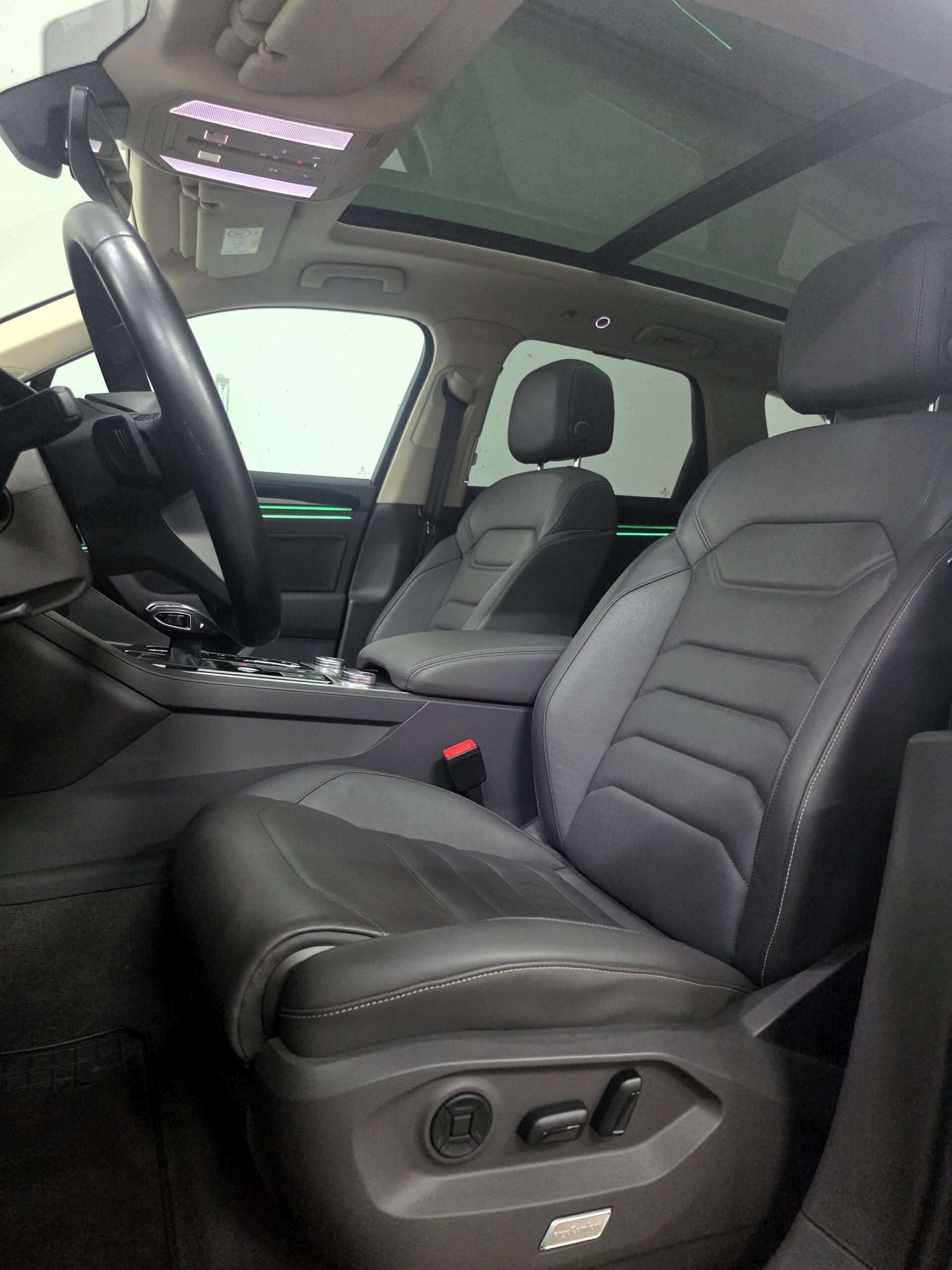 
								Volkswagen Touareg 4 Motion V6 TSI eHybrid PHEV Pano Matrix full									