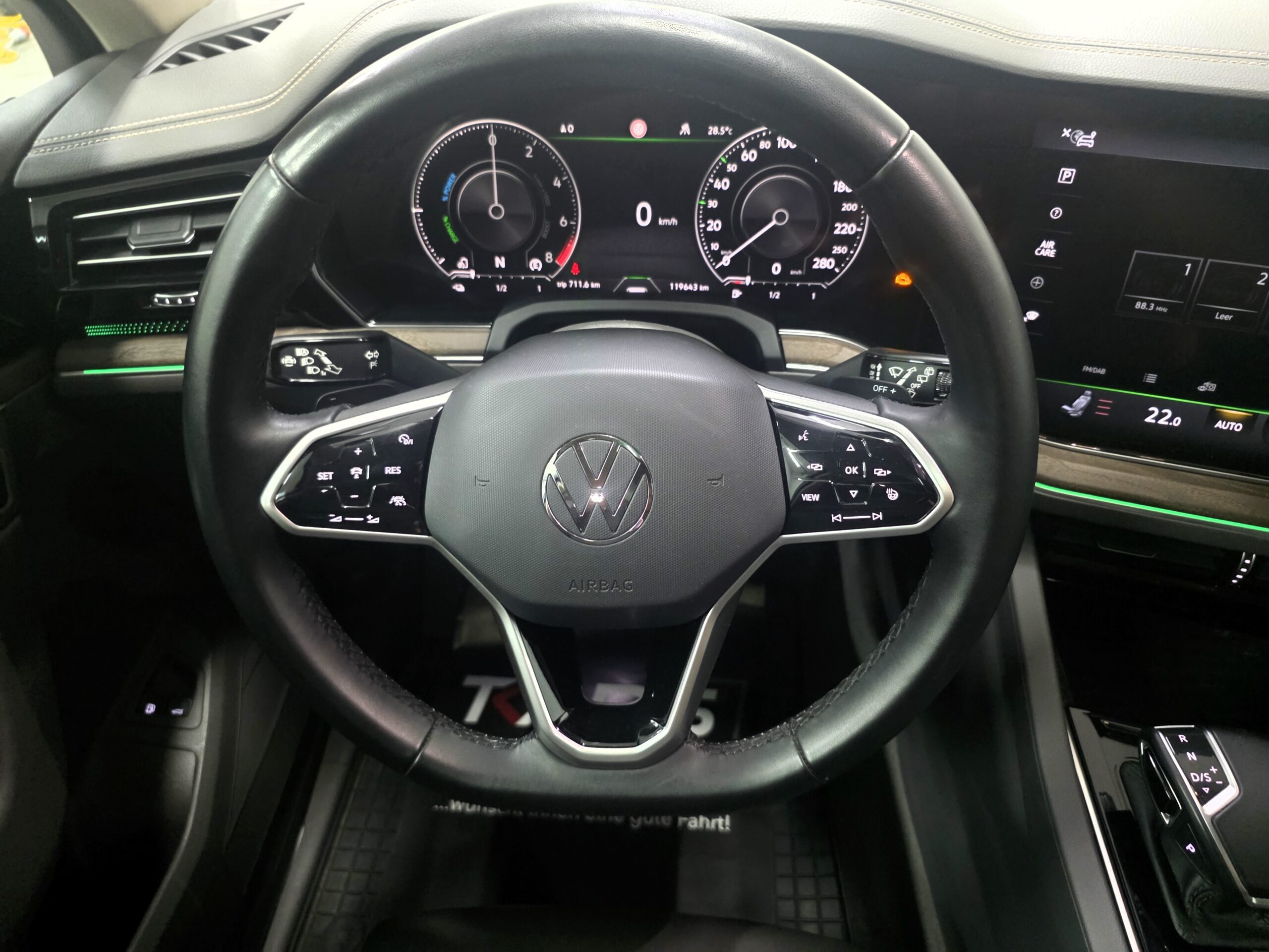 
								Volkswagen Touareg 4 Motion V6 TSI eHybrid PHEV Pano Matrix full									