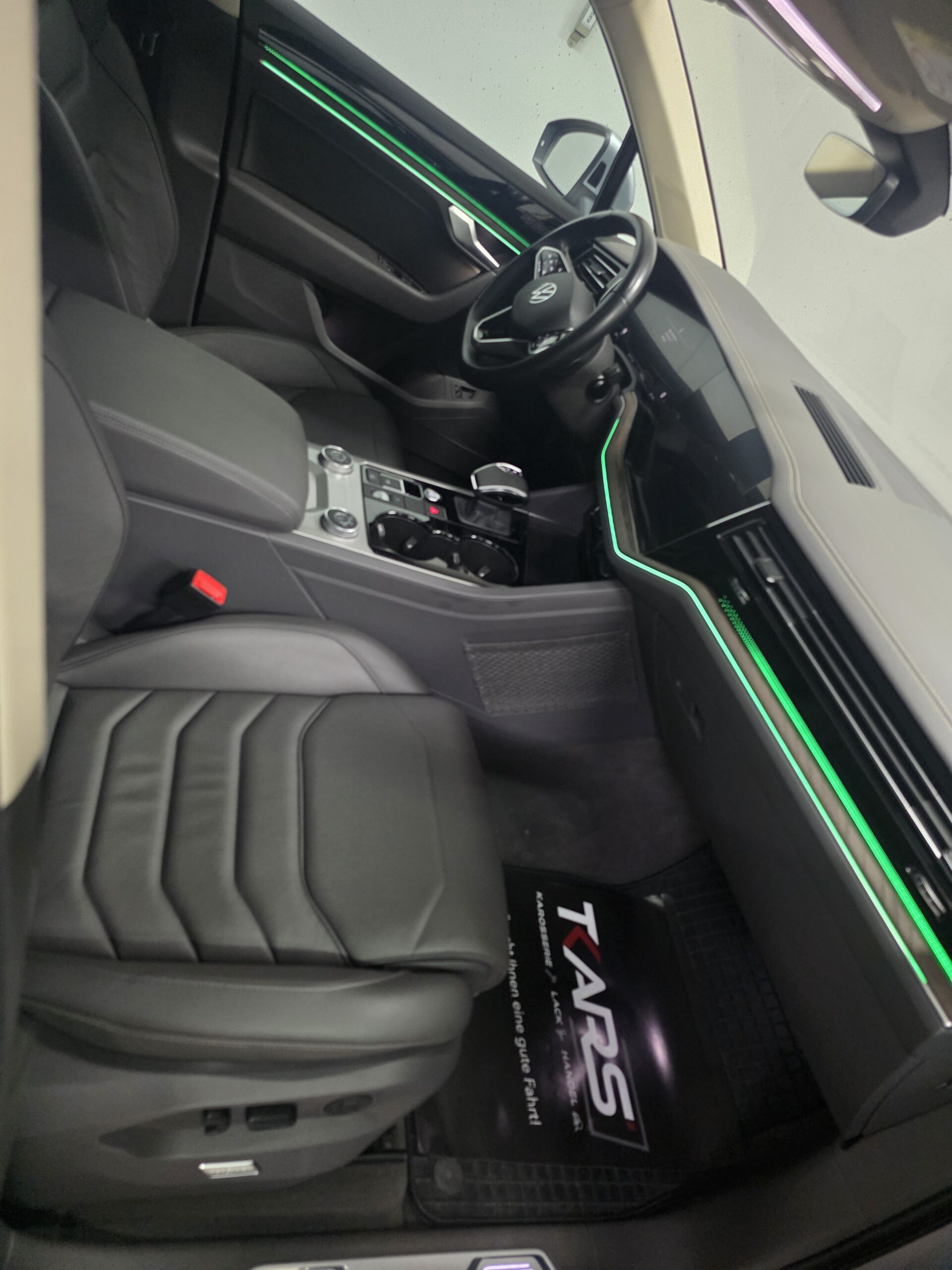 
								Volkswagen Touareg 4 Motion V6 TSI eHybrid PHEV Pano Matrix full									